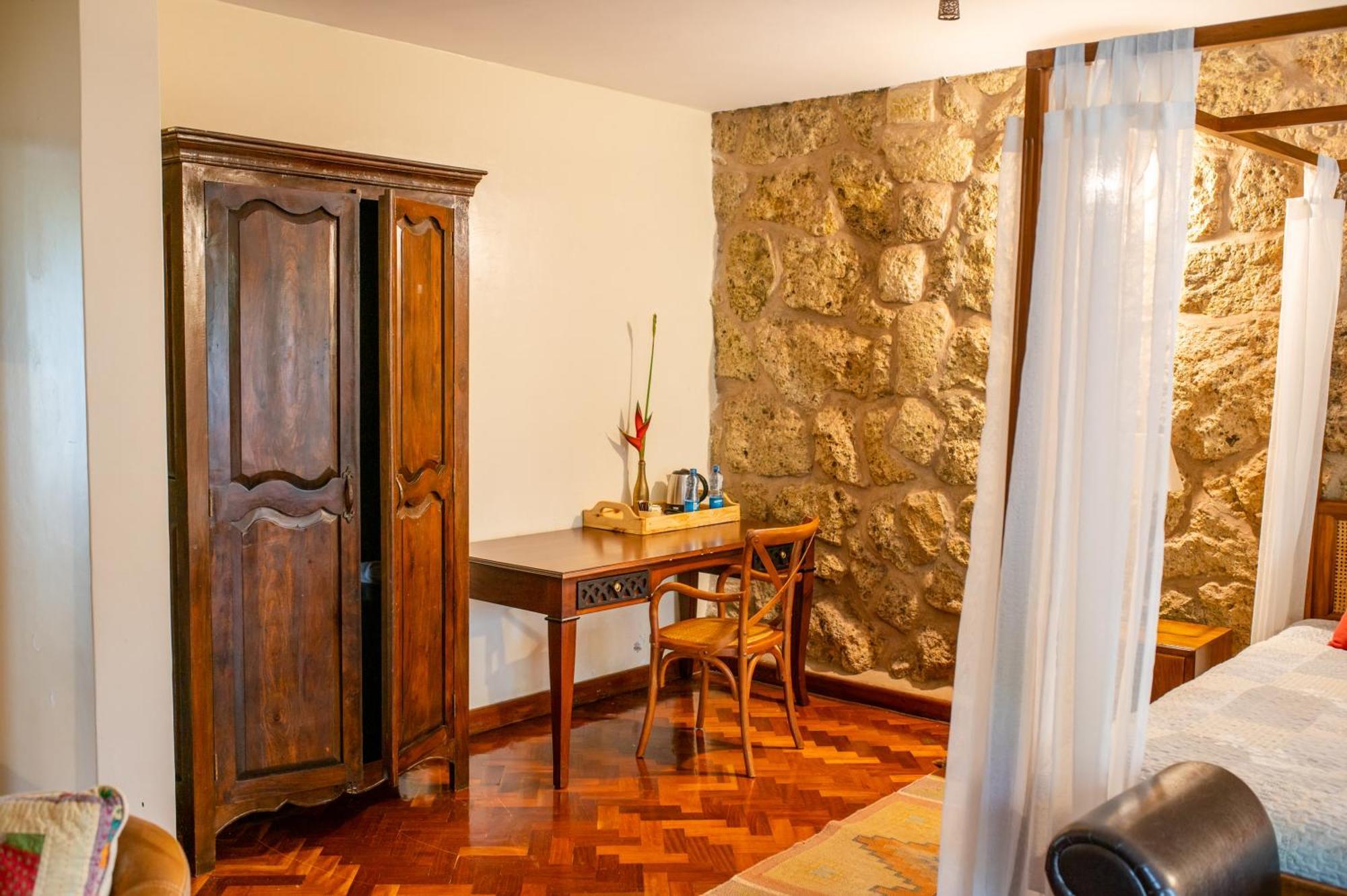 Zereniti House Hotell Muyaka Eksteriør bilde